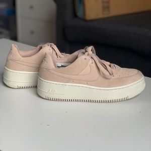 NIKE AIR FORCE ONE SAGE LOW PARTICLE BEIGE